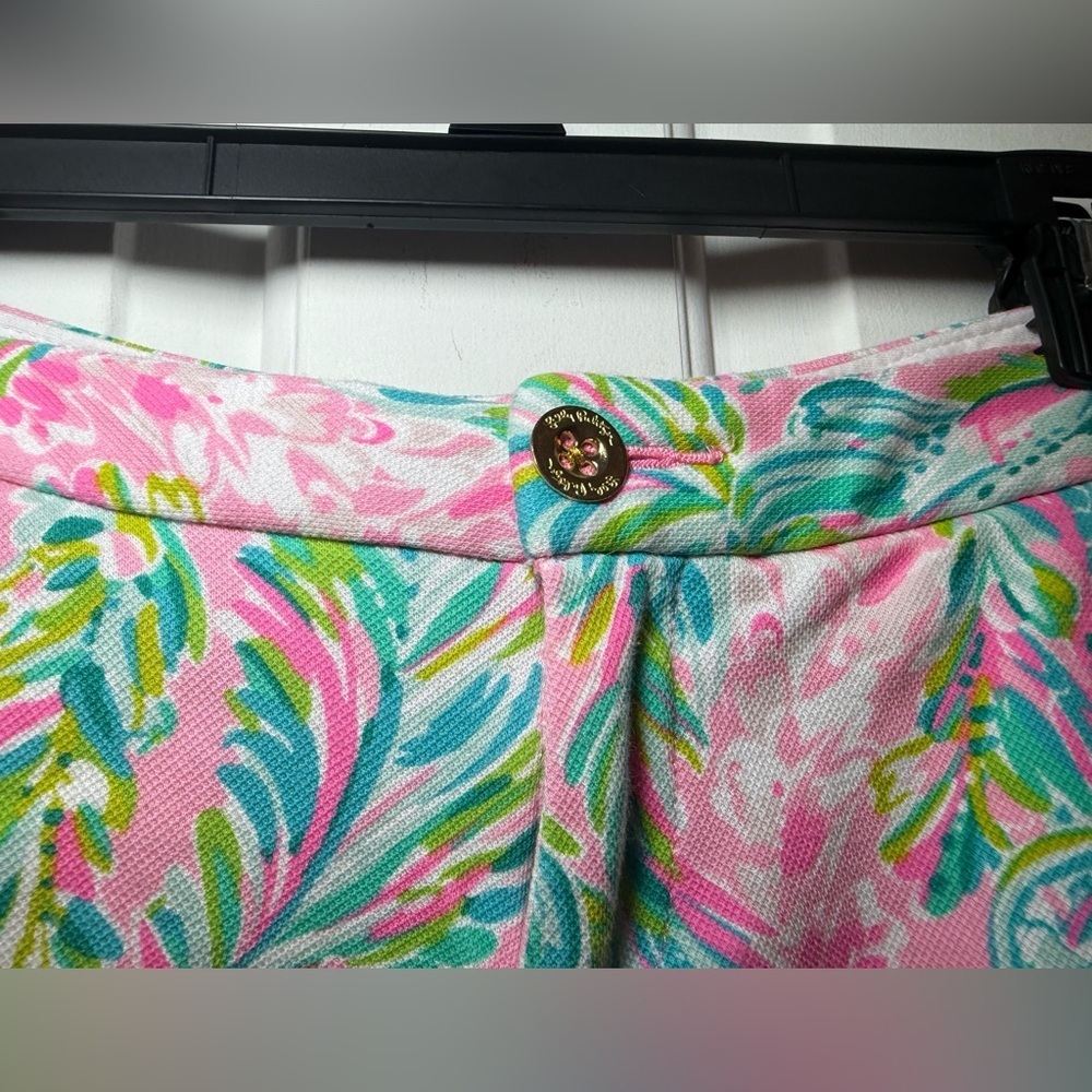 Lilly Pulitzer Buttercup Scalloped Knit Shorts Sz 2 Vibrant Colors Hot Pants - Picture 3 of 8